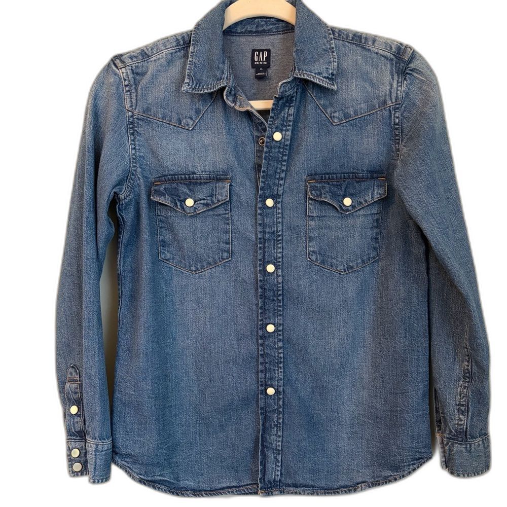 GAP Kids Snap Button Shirt Size XL (12) Unisex‎ Medium Wash Long Sleeve